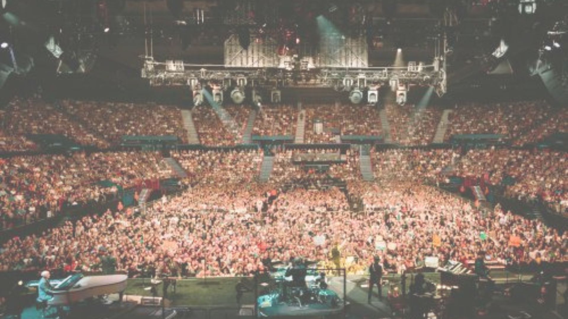 how many seats in Brisbane entertainment centre